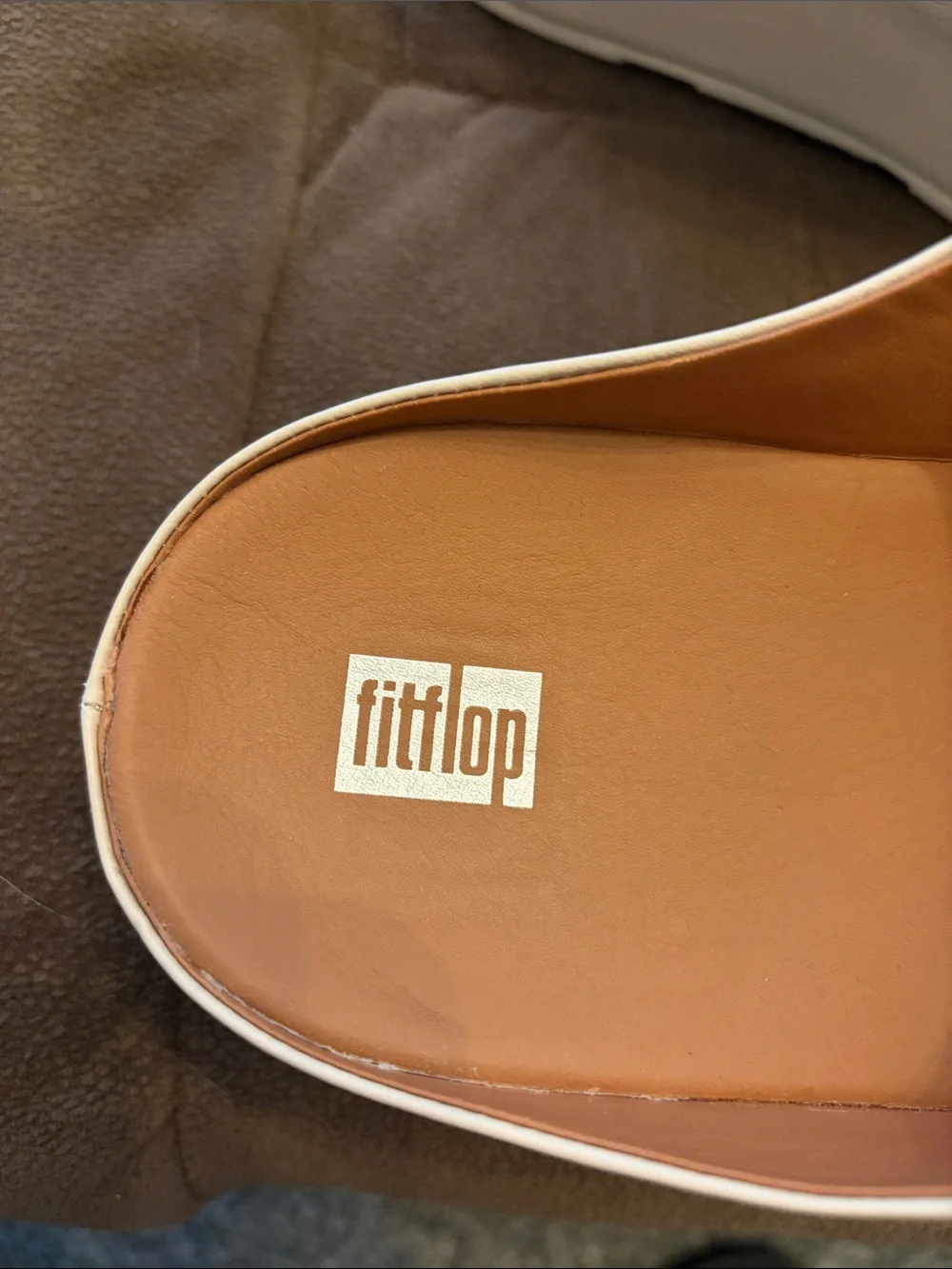 Fitflop Cream Leather Thong Sandals with Tan Footbed